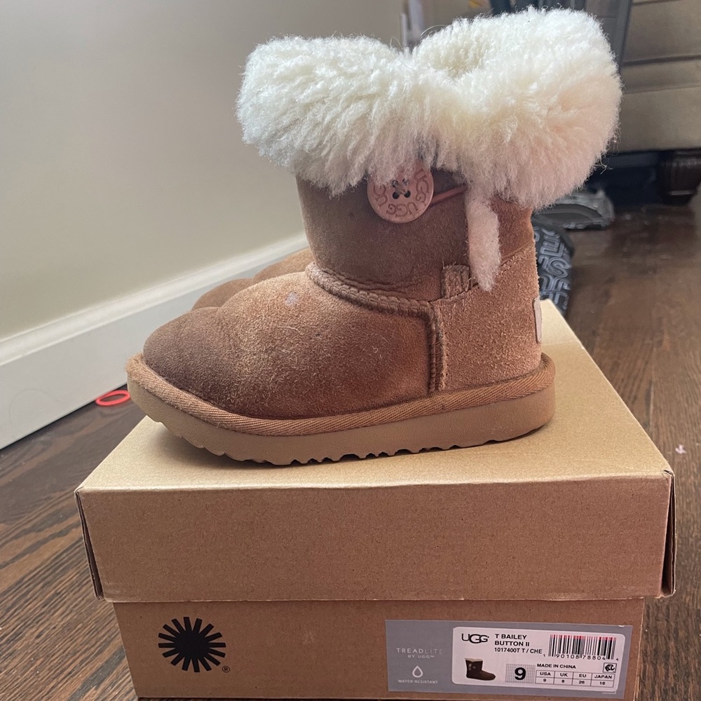 Toddler Girl UGG Bailey Button Boots Chestnut Size 9